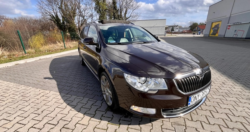Skoda Superb cena 45000 przebieg: 238000, rok produkcji 2011 z Nowe Miasto nad Pilicą małe 497